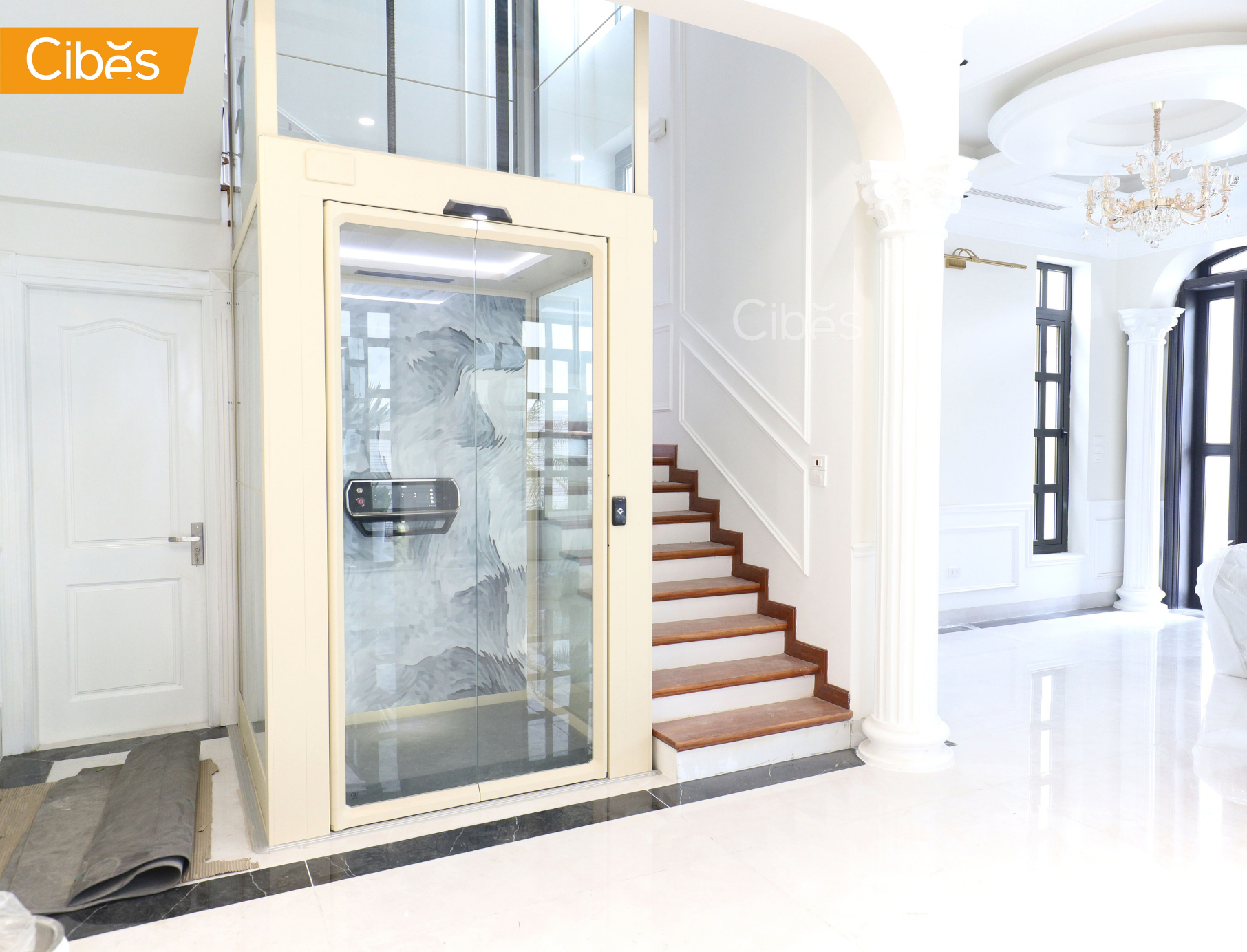 Thang máy trục vít gia đình Cibes hài hòa với không gian của ngôi nhà 